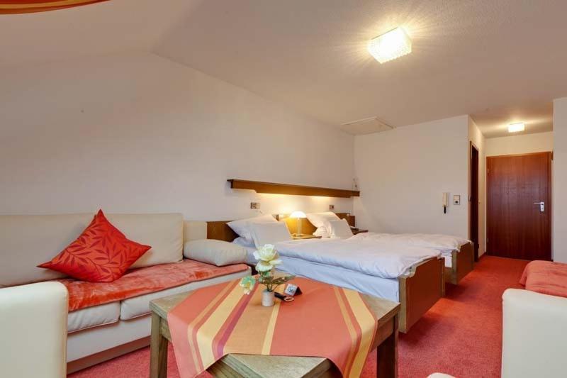 Alte Kelter Hotel Fellbach Room photo